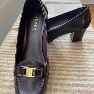 Size 8.5 B. Womens Ralph Lauren pumps
